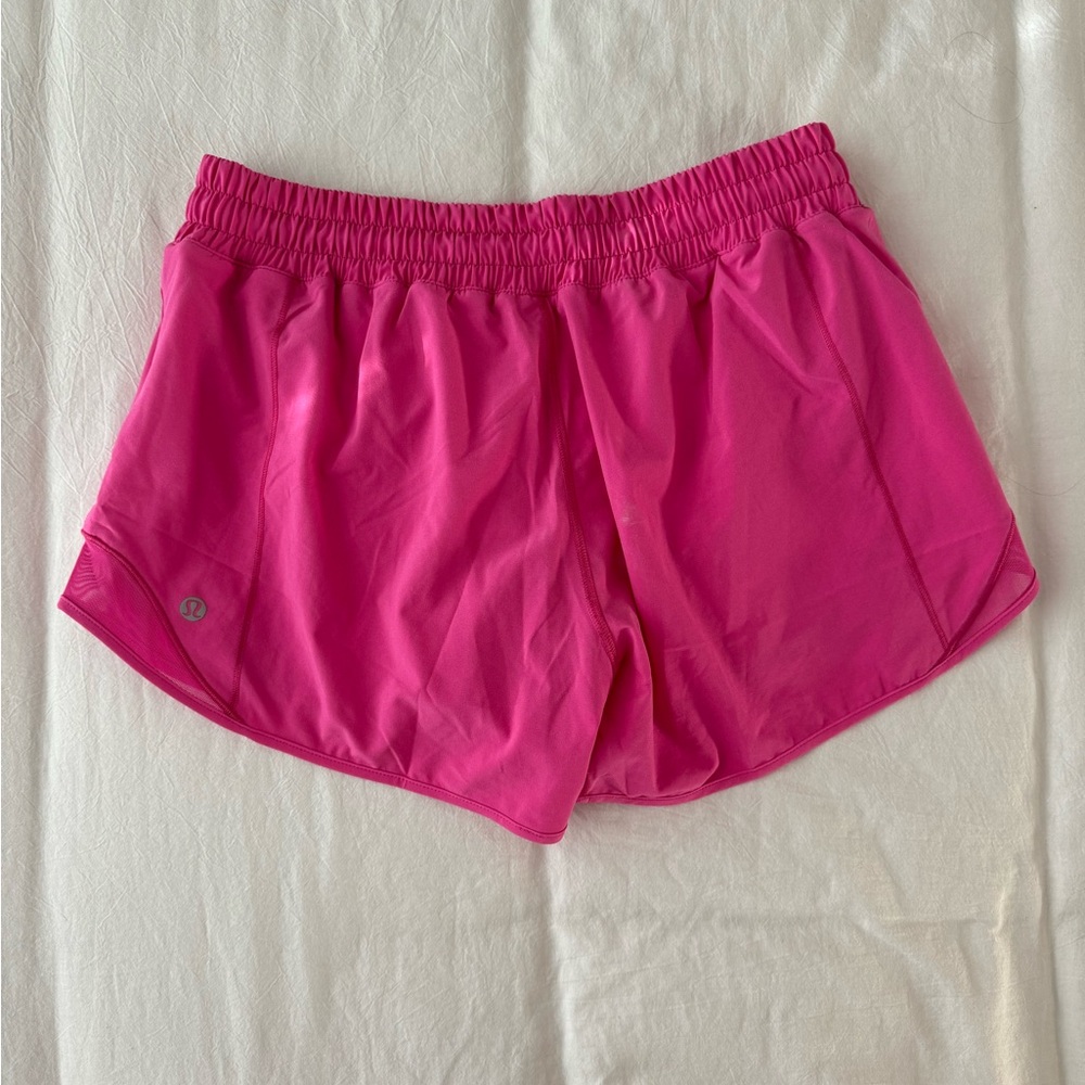 NEVER WORN LULULEMON SONIC PINK hotty hot shorts 2.5